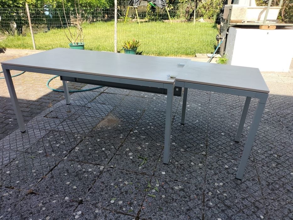 secretaria com mesa de apoio