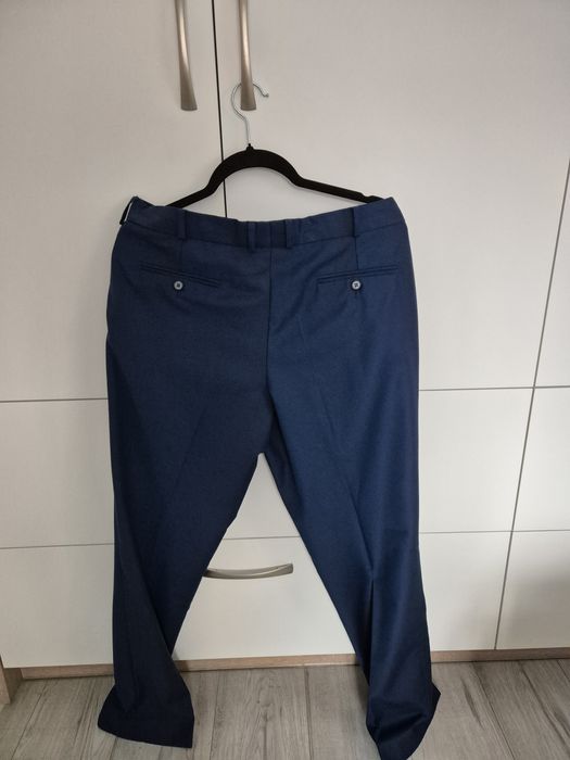 Garnitur męski granatowy