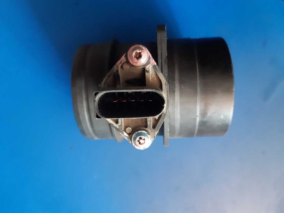 Przepływomierz miernik masowy powietrza 2.3V5 Vw Passat B5 071906461A 0280217529