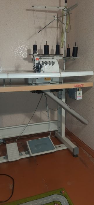 Оверлок пятинитка BRUCE 3216D-A04/435. Сервопривод.
