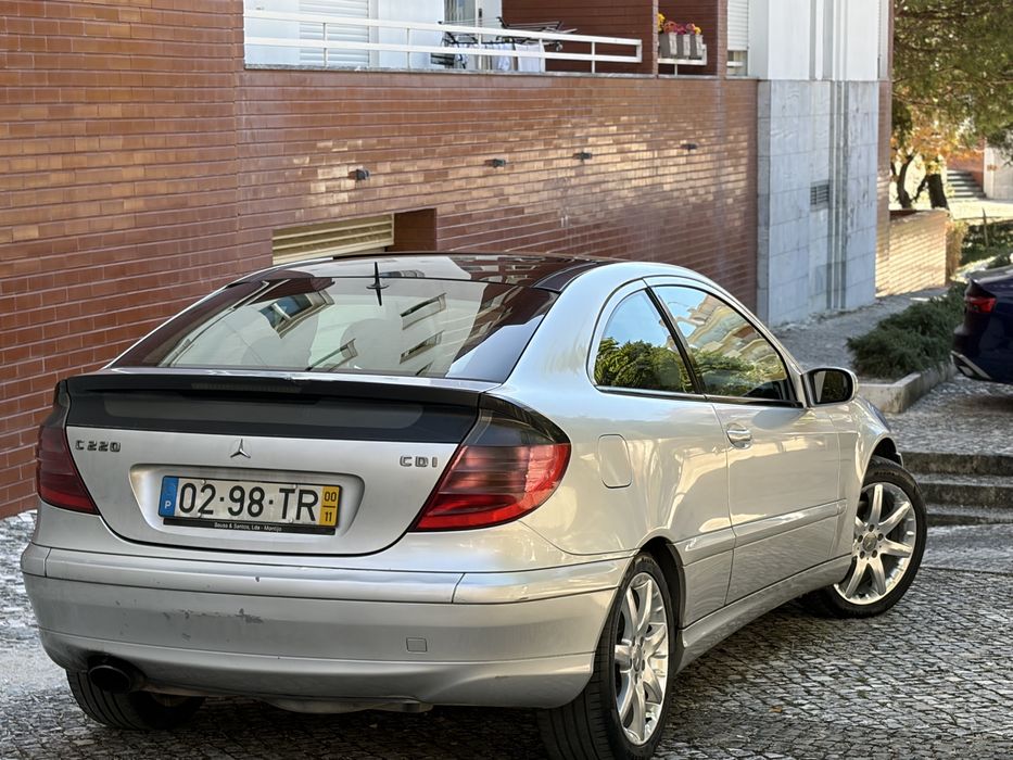 Mercedes C220d Coupé 2.2 Gasóleo – Caixa Automática