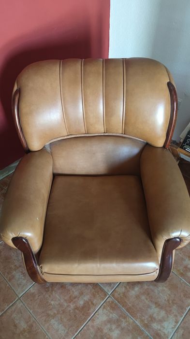 Sofá individual castanho