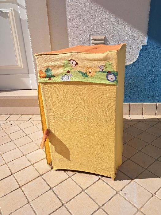 Prateleira de criança