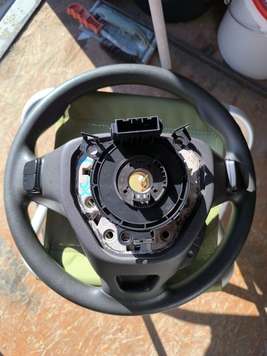 Руль зі шлейфом шевроле болт стан чудовий