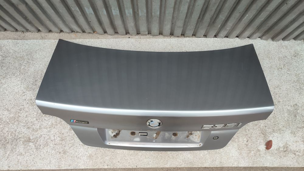 BMW E39 sedan klapa bagażnika tył tylna