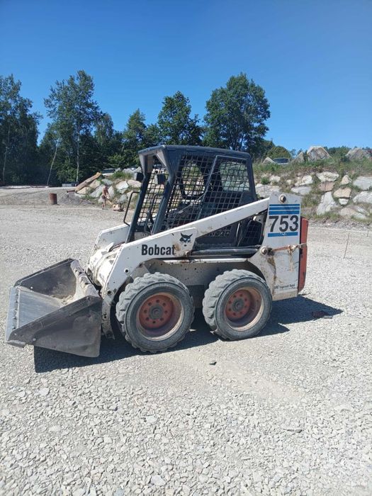 Prace ziemne Plantowanie ziemi Miniładowarka ładowarka równanie terenu