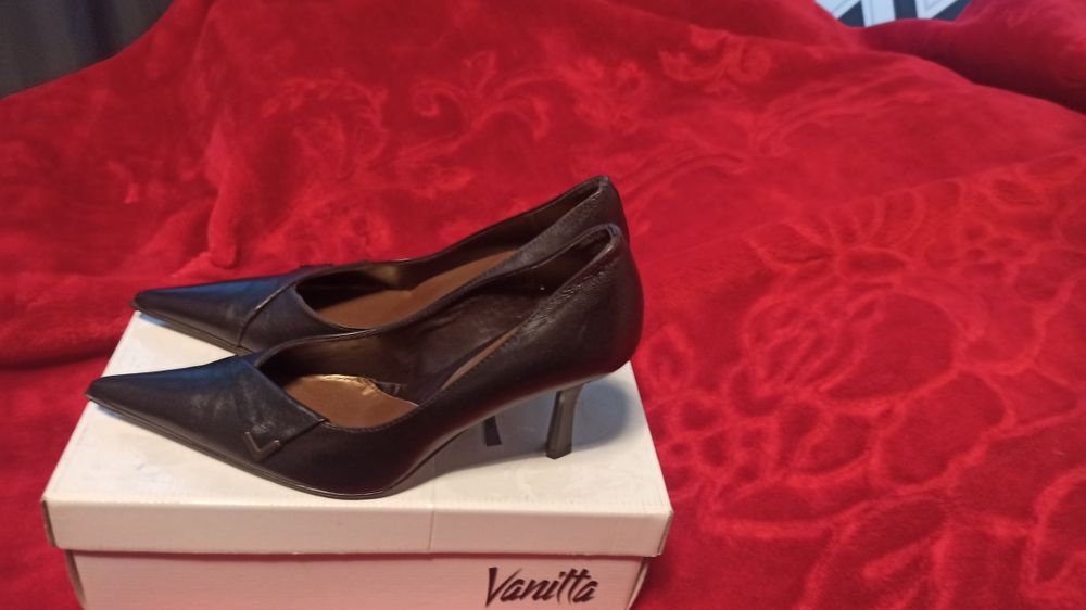 Szpilki skórzane Lasocki 39