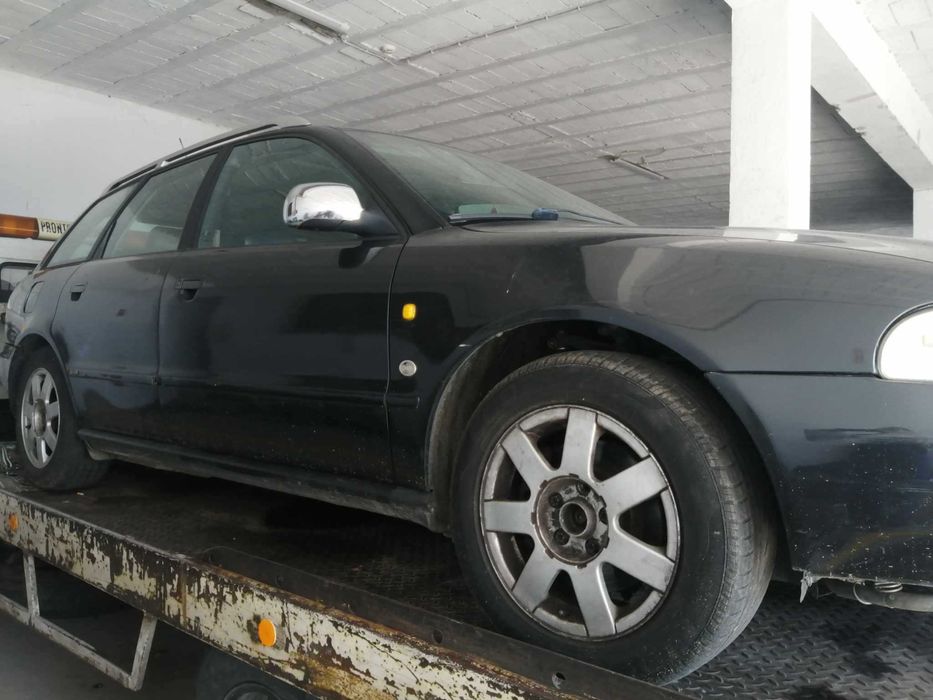 Para peças Audi A4 B5 8D5 Avant 1.9 TDI 110 CV  Ano 1996