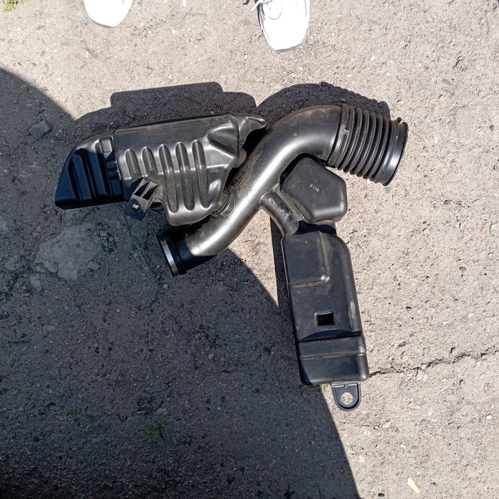 Воздуховод патрубок фильтра воздушного Jeep Grand Cherokee WK2