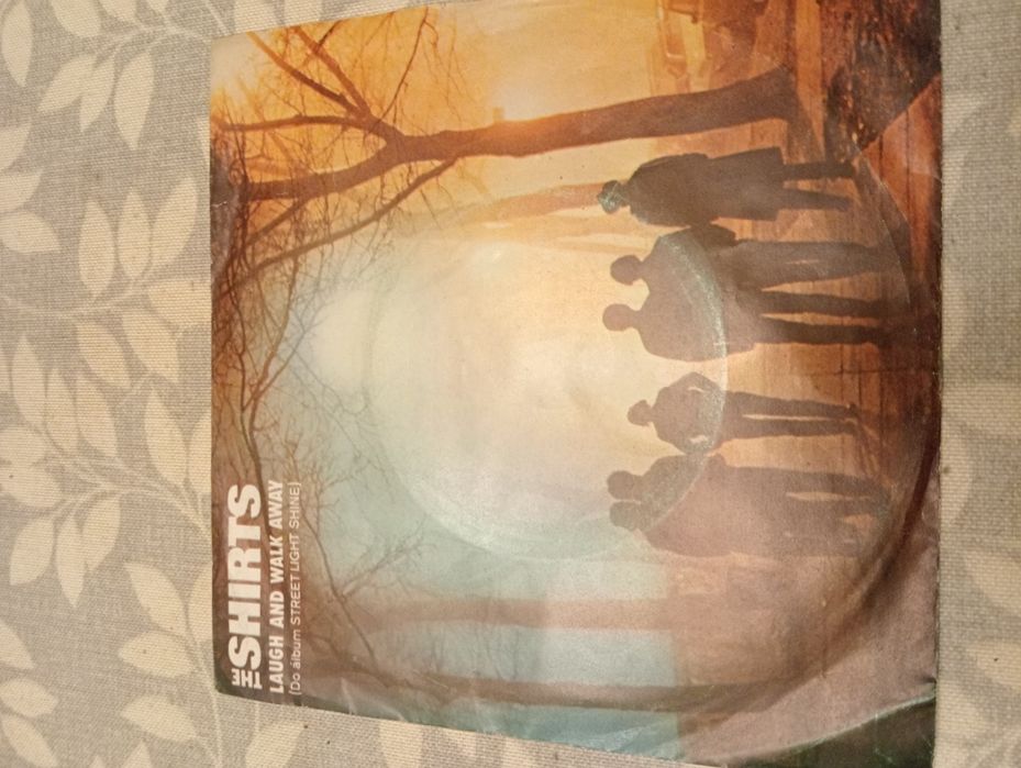 Vinil 7 'pol de The Shorts c/ Laugh and walk away & Tiangulum