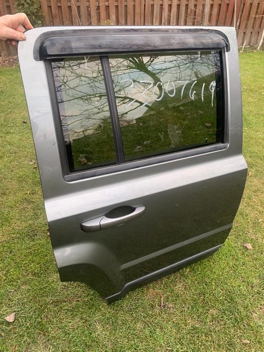 Jeep Patriot пасажир задні  двері оригінал