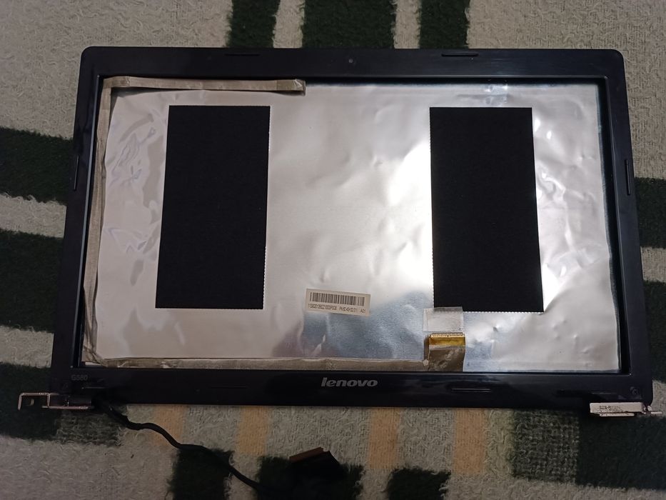 Крышка и рамка матрицы с петлями и шлейфом взборе для Lenovo G580 (201