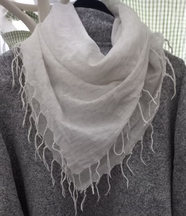 Modne  dodatki wiskoza wzorzyste nowe