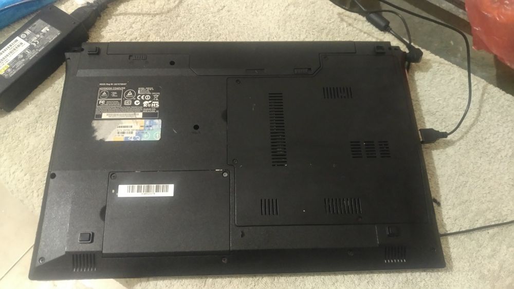 Ноутбук Notebook Computer Clevo VCM.  W251CZ з дефектом екрана