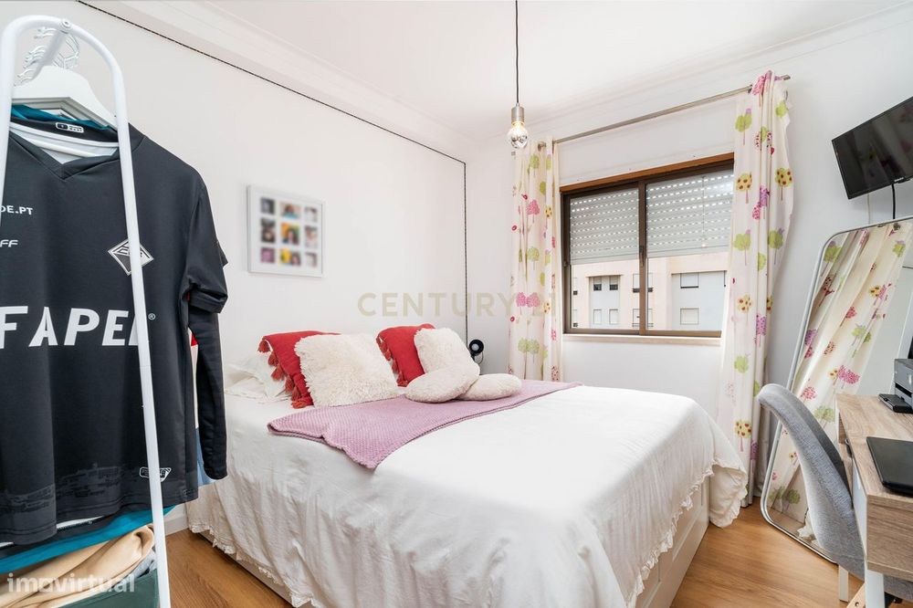 Apartamento T3 Com Garagem | Urbanização Ar E Sol - Coimbra