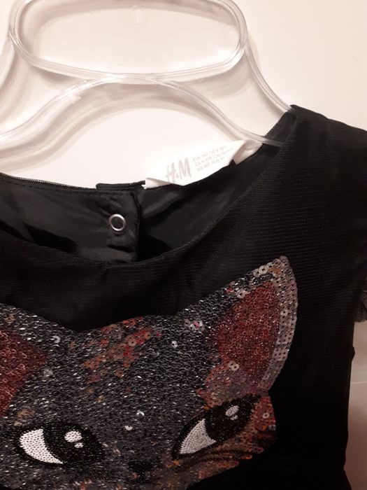 Czarna elegancka sukienka wizytowa z kotkiem cekiny  128