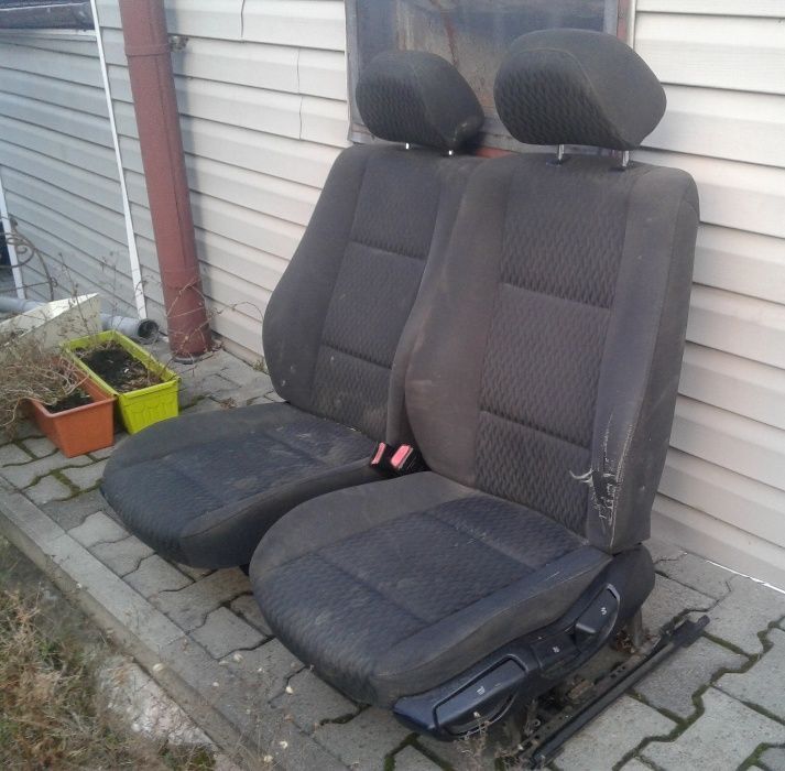 BMW 3 E46 320d Kombi Touring Sedan Fotele Europa Przód Welur Grzane