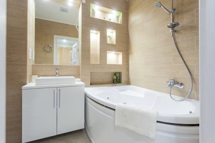 ЦЕНТР, біля Хрещатик. VIP 3-кімнатна квартира подобово