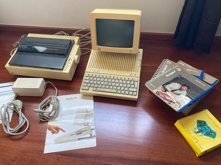 Apple IIc + Monitor + Impressora + Caixas Originais + Manuais