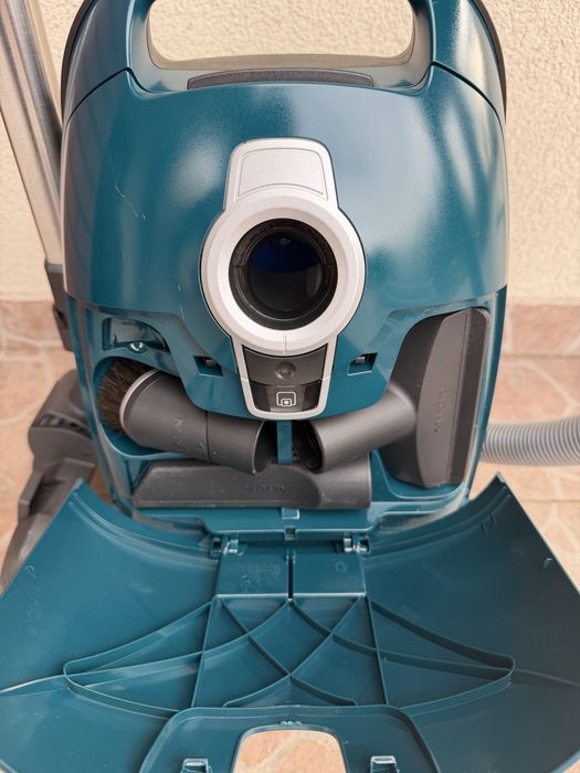 Odlurzacz Miele Complete C3
