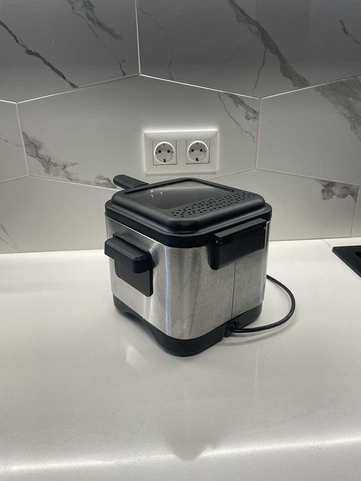 Fritadeira elétrica Tarrington House 1500 – 900W, 1,5 L