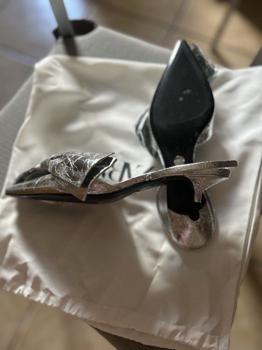 Sapato prateado da Zara