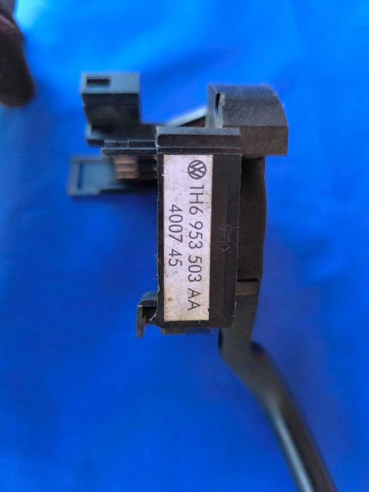 Підрульовий перемикач двірників Volkswagen 1H6953503AA