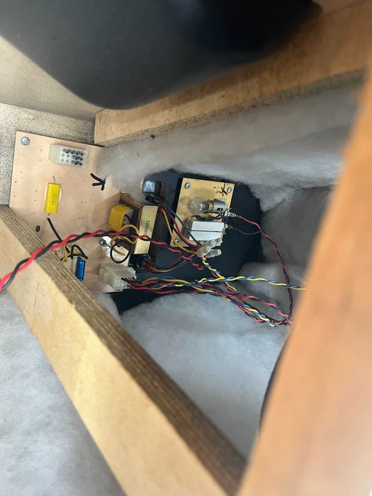 Sistema PA Peavey –  (Black Widow Equipped) + Amplificador PV-1500