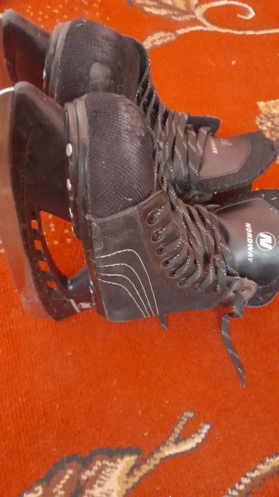 Ковзани 38 розмір