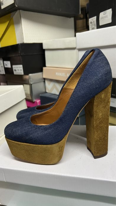 Sapatos salto alto NOVOS - PROF