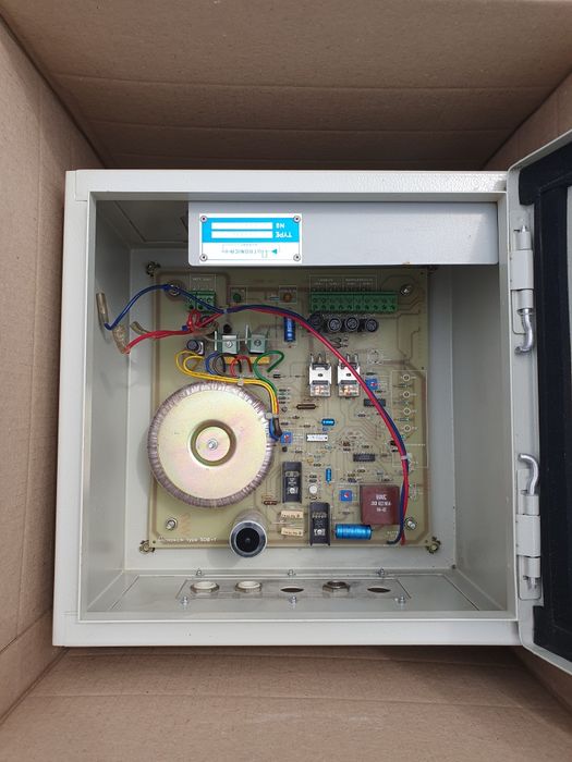 Блок живлення Безперебійне резервне живлення