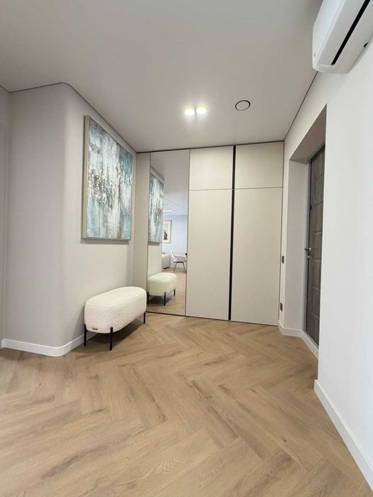 Продаж квартири в ЖК Америка, вул. В. Великого з дизайнерським ремонтом