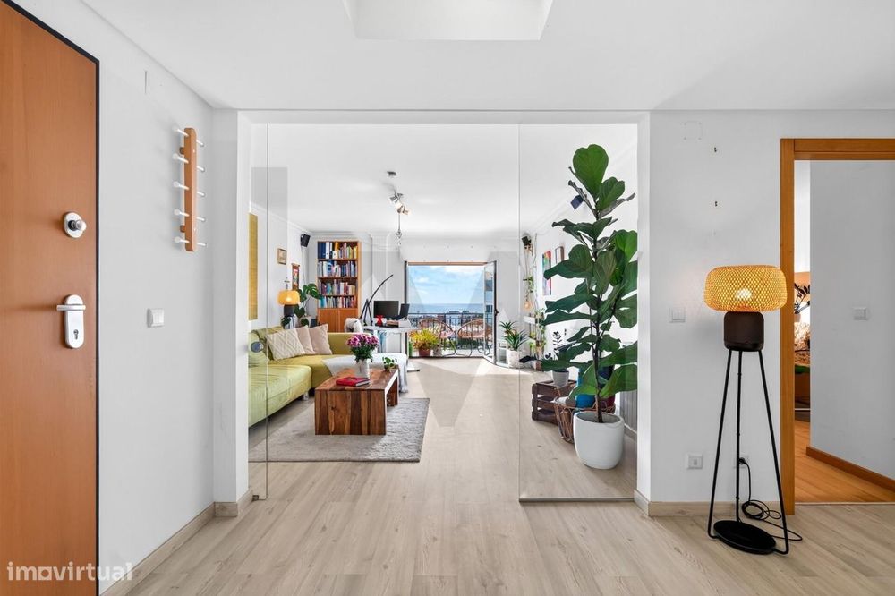 Excelente Apartamento T2 com Vista Mar e Estacionamento – Ericeira