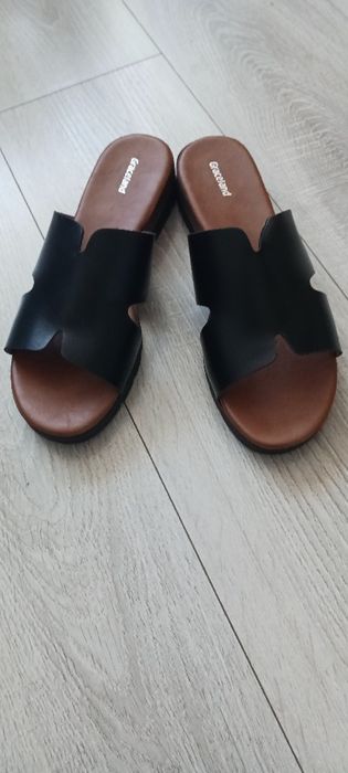 Nowe klapki  damskie