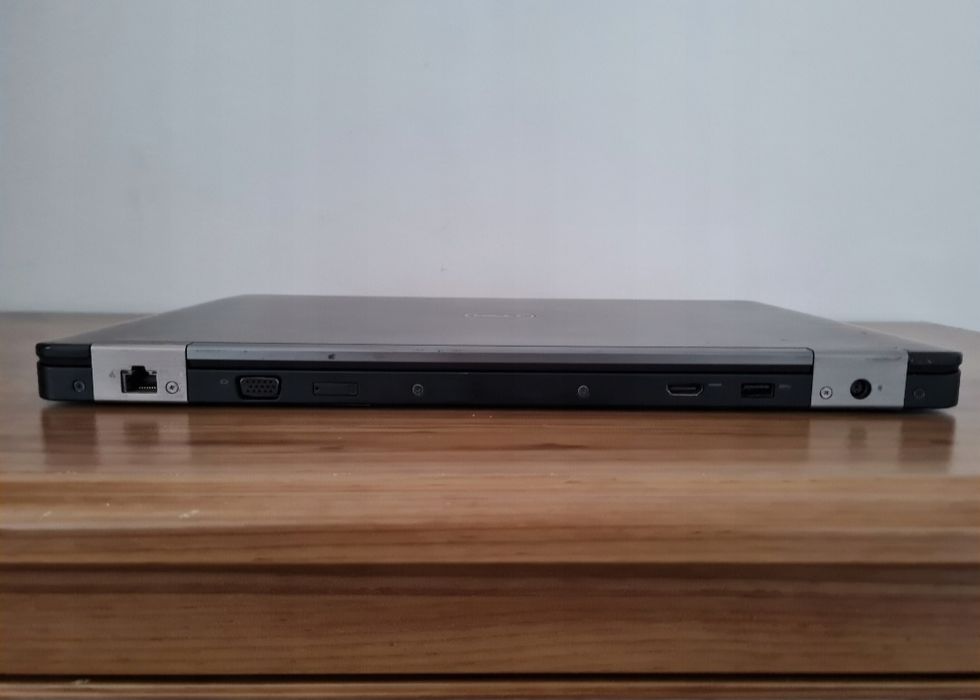 Dell Latitude E5570 15,6" FULLHD i5-6300U 8GB/128GB