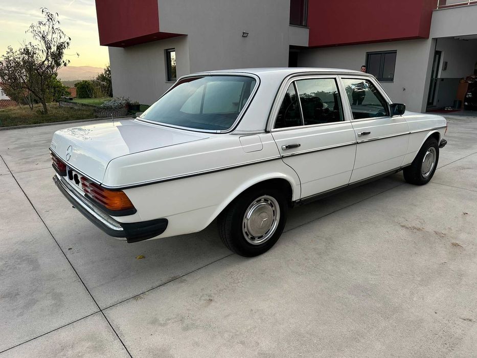 Mercedes Benz 300 D