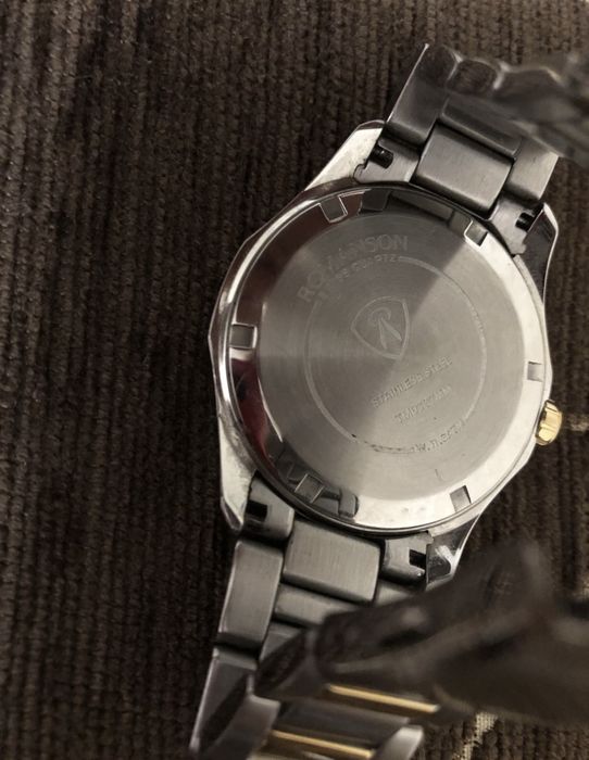 Кварцовий годинник Romanson