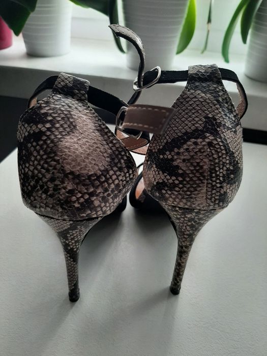 Szpilki nowe rozmiar 41