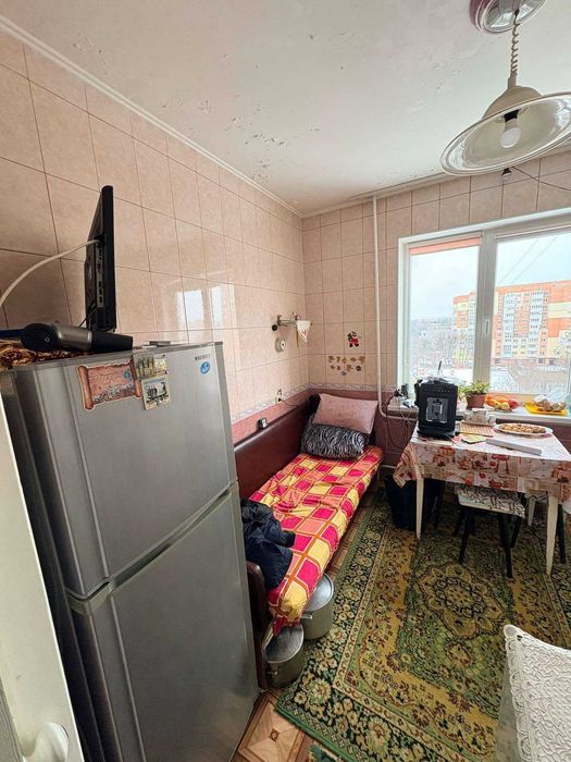 Сади 1к квартира в чудовому стані!