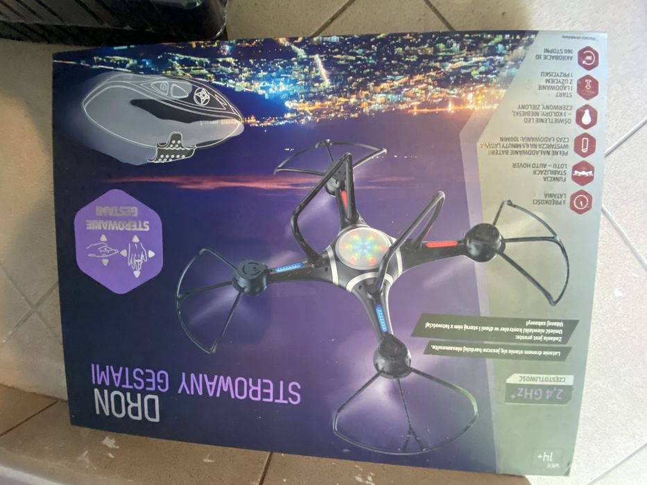 Dron dla dzieci zdalnie sterowany