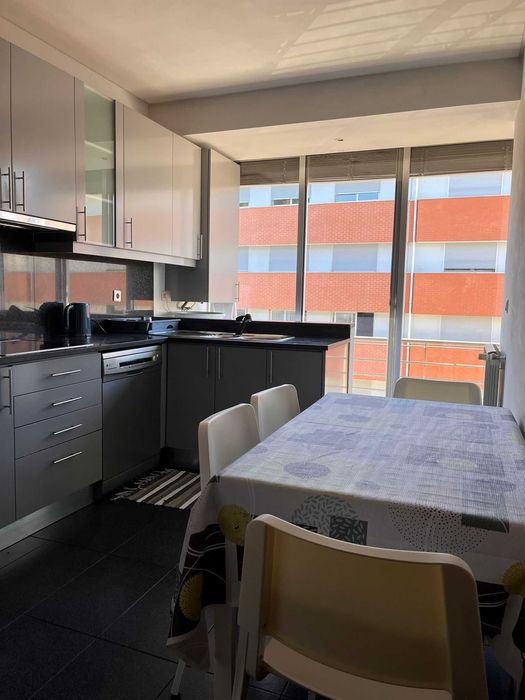 Alugo quarto em Guimarães a 5 min da Universidade do Minho