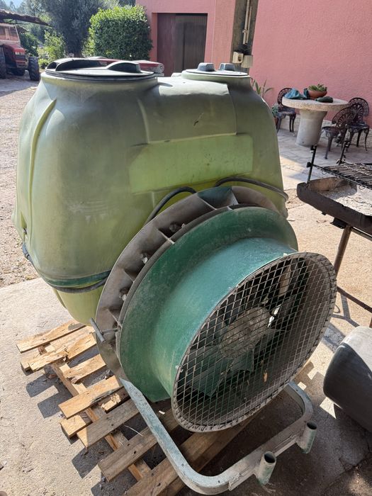 Pulverizador 400L