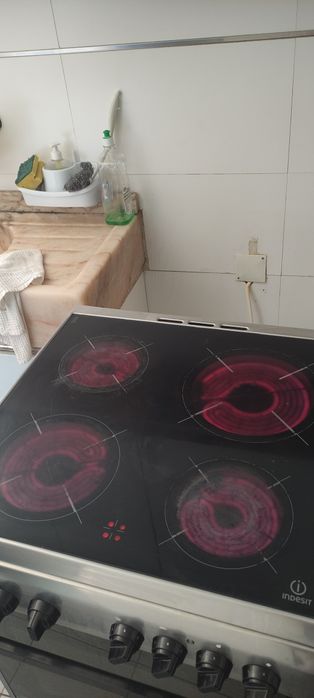 Fogão cozinha com placa