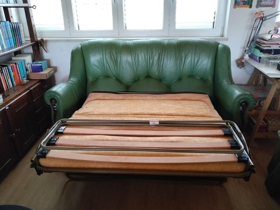 Conjunto de sofas em pele