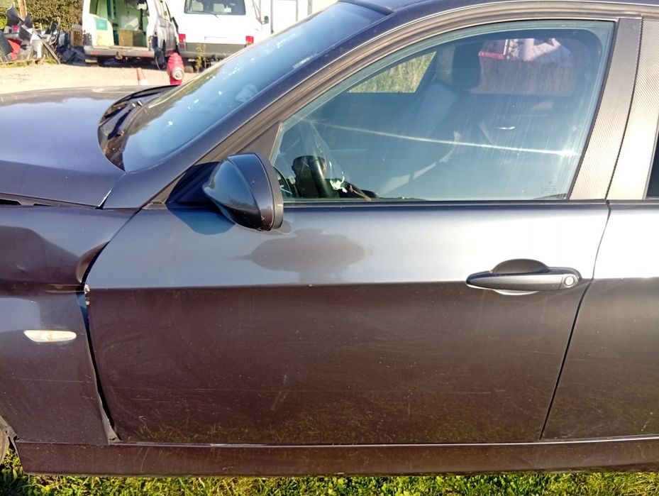 BMW 3 E 90 Drzwi lewe kierowcy delikatnie uszkodzone Wysyłka Faktura lub odbiór osobisty