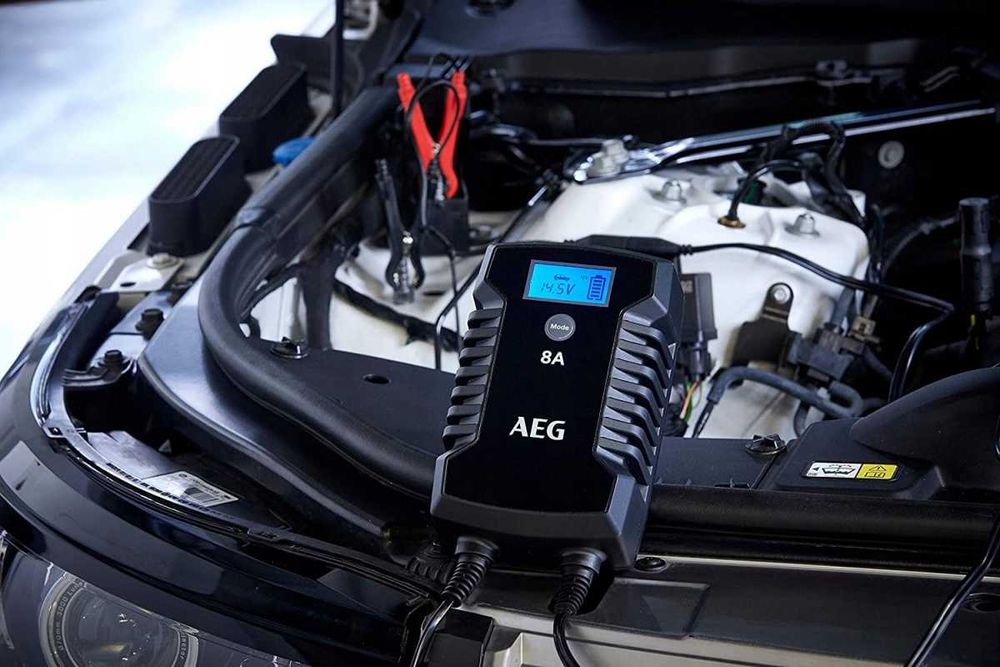 Зарядне AEG LD8 12/24 V AGM, GEL, автоматичне, з мікропроцесором