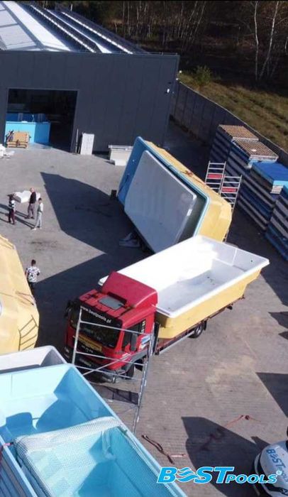 Całoroczne przykrycie bezpieczne do basenu 5x3m.