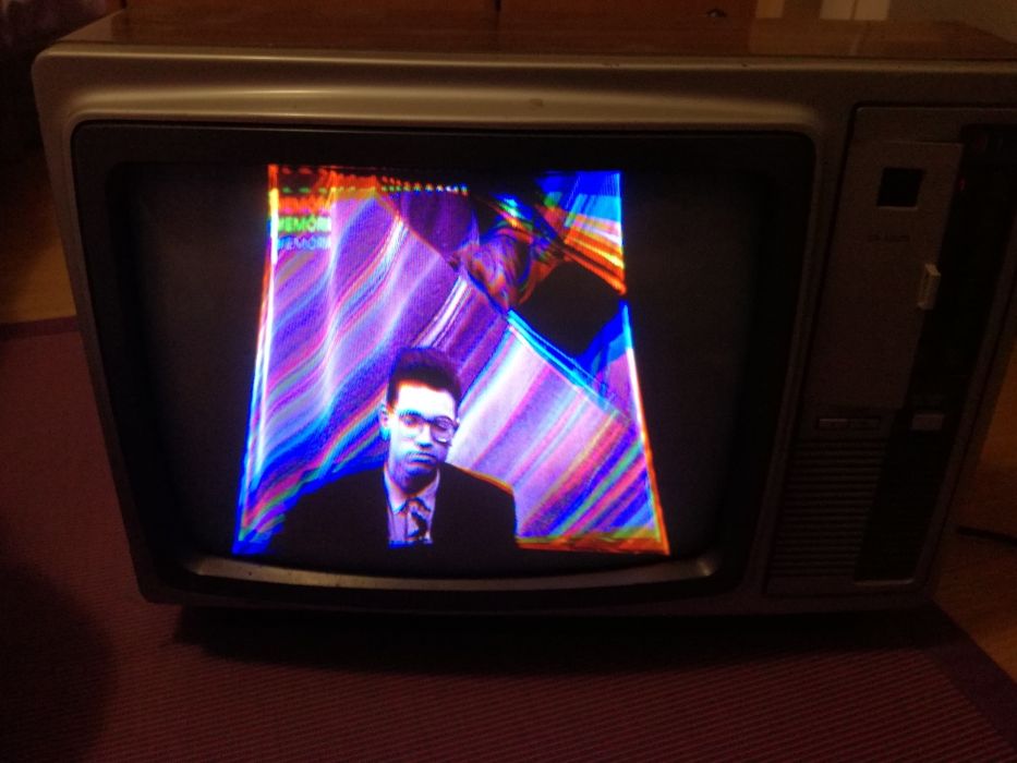 Vendo tv antiga a funcionar