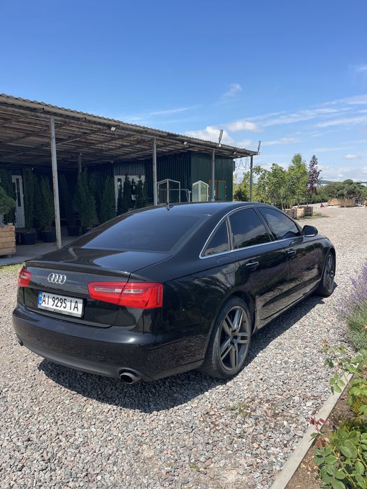 Автомобіль Audi A 6