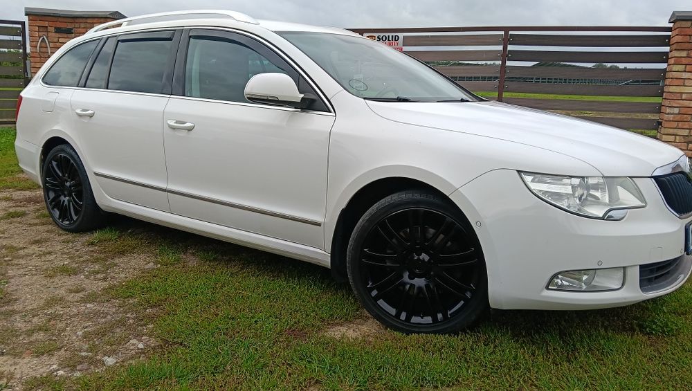 Skoda suberb 2012//2.0 disel 4x4